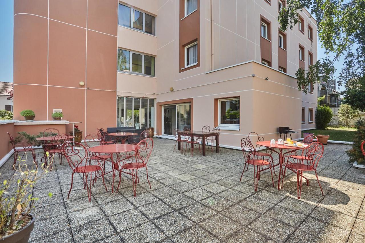 Hotel Cinepole - Proche Paris 3*
